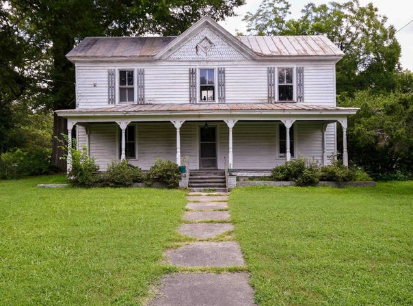 305 S. Carter Street, LaCrosse, VA 23950