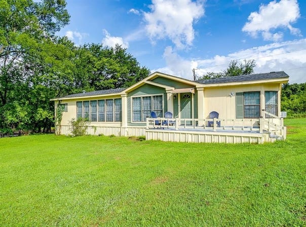 700 Gathings Avenue, Covington, TX 76636