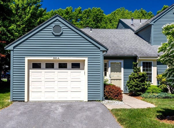 502 Ridgefield Cir, Clinton, MA 01510