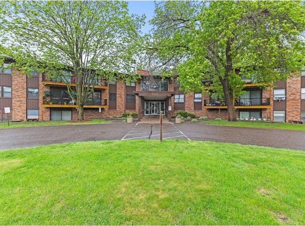 10113 W 34th Street, Minnetonka, MN 55305