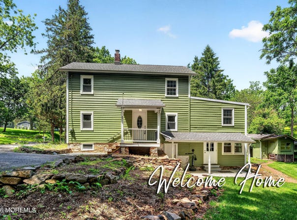 28 Old Clinton Road, Raritan Twp, NJ 08822