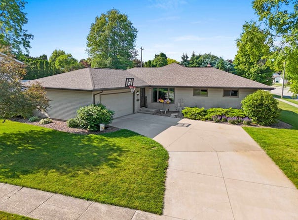 264 GRAND Avenue, BRILLION, WI 54110