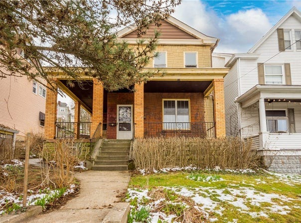 208 Linnview Ave., Carrick, PA 15210