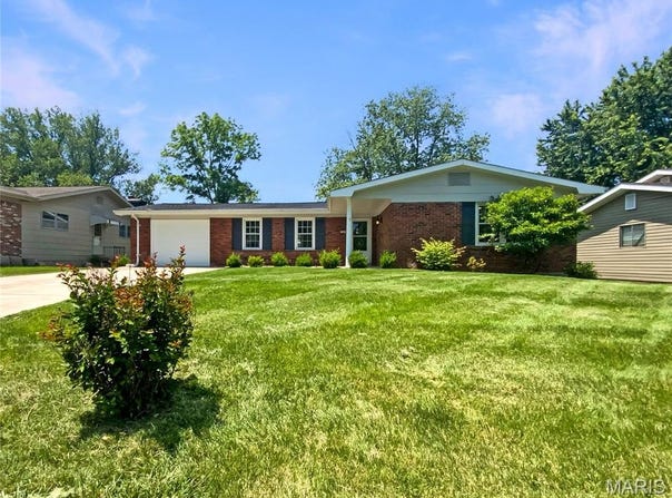 313 Pralle Lane, St Charles, MO 63303