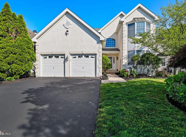 407 LAUREL CREEK BOULEVARD, MOORESTOWN, NJ 08057