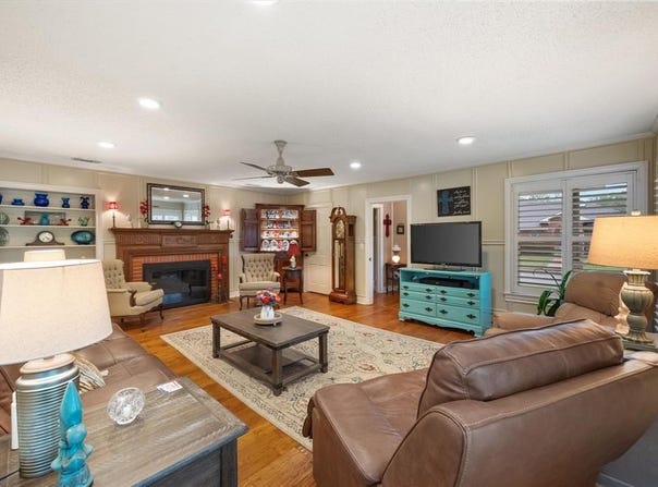 1121 W 3rd Avenue, Corsicana, TX 75110