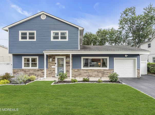 3 Briscoe Terrace, Hazlet, NJ 07730