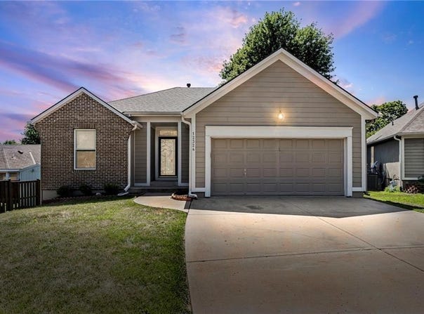 12324 S Clinton Street, Olathe, KS 66061