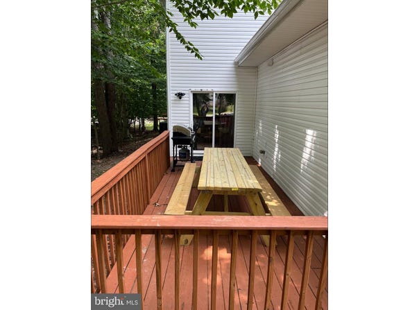 8056 RED SQUIRREL DR, TOBYHANNA, PA 18466