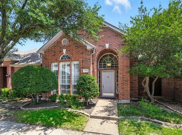 6076 Thursby Avenue, Dallas, TX 75252
