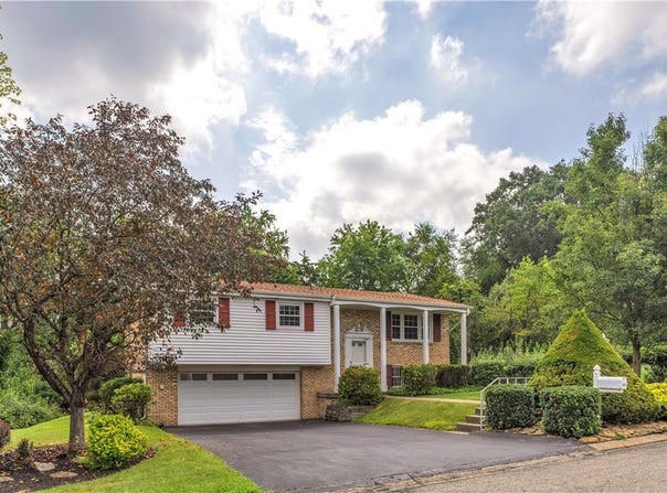 428 Englewood Drive, Ross Twp, PA 15237