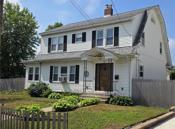 39 Pettaconsett Avenue, Warwick, RI 02888