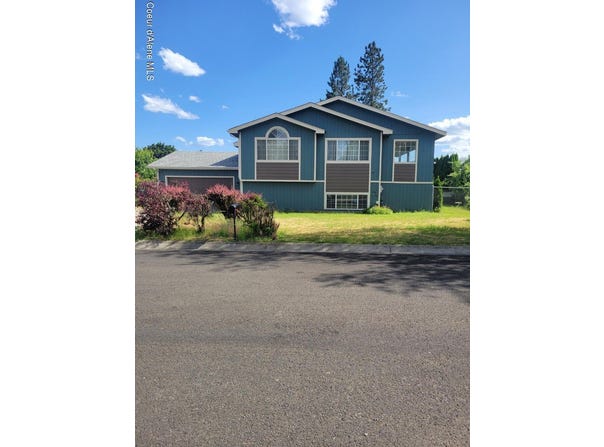 401 W 19TH AVE, Post Falls, ID 83854