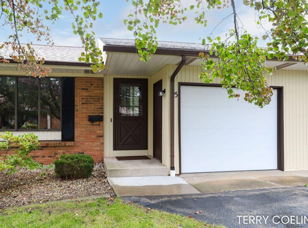 52 Old Mill Drive, Holland, MI 49423