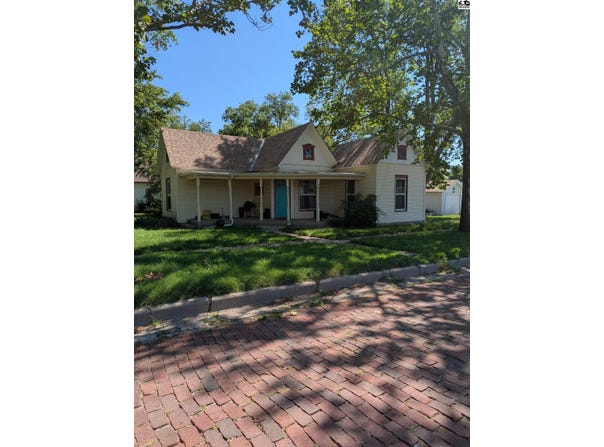 435 Main St, Little River, KS 67457