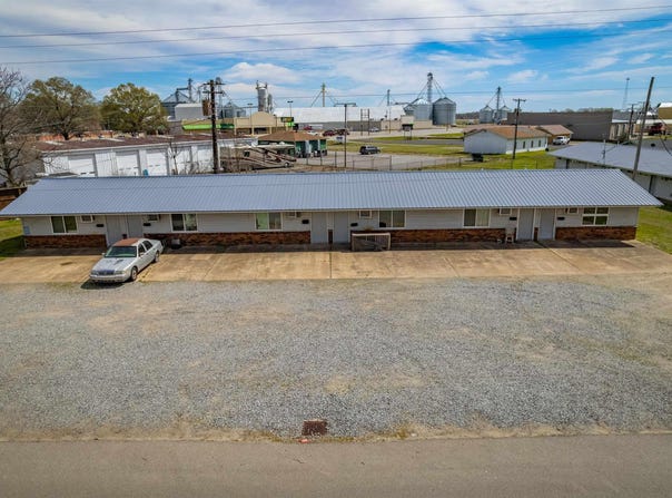 900 N 9th Street, Augusta, AR 72006