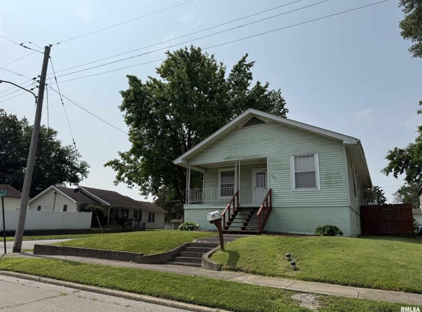 201 W PARK Street, Harrisburg, IL 62946