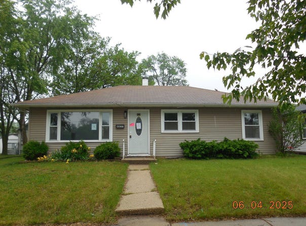 6633 S Mccook Avenue, Hammond, IN 46323