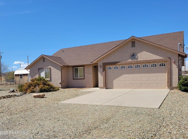 20558 E Mesa Verde Road, Mayer, AZ 86333