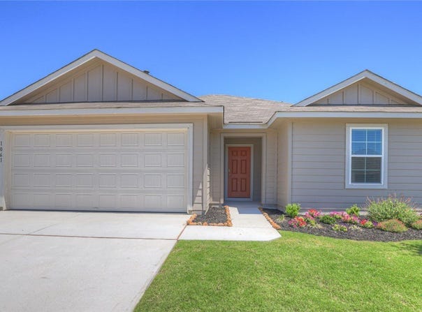 1061 ARGONNE FOREST, Seguin, TX 78155