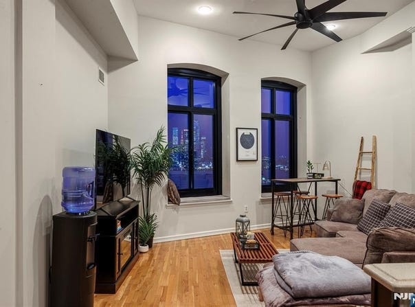 518 Gregory Avenue C402, Weehawken, NJ 07086