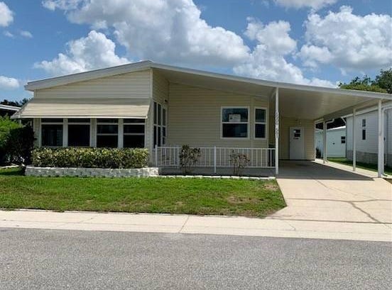 5906 Benz Dr, Zephyrhills, FL 33540
