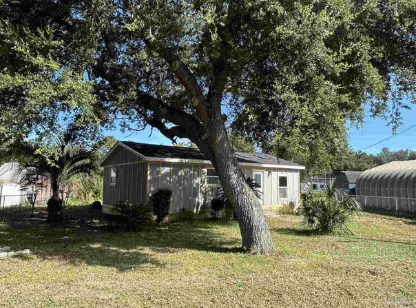 6029 Capitol Dr, Gulf Breeze, FL 32563