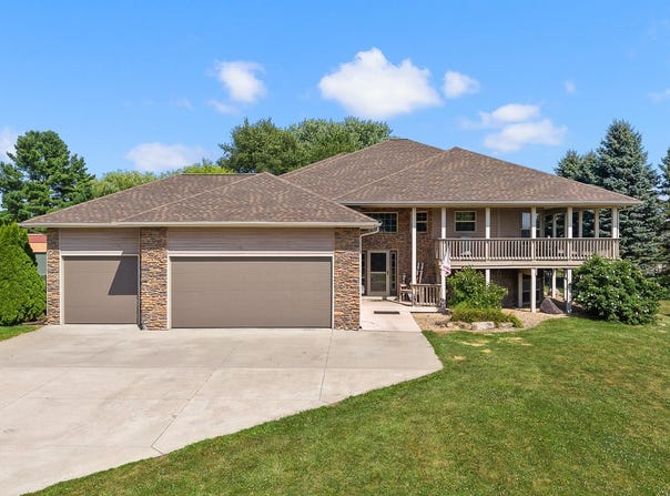 2306 Surrey Lane, Baraboo, WI 53913