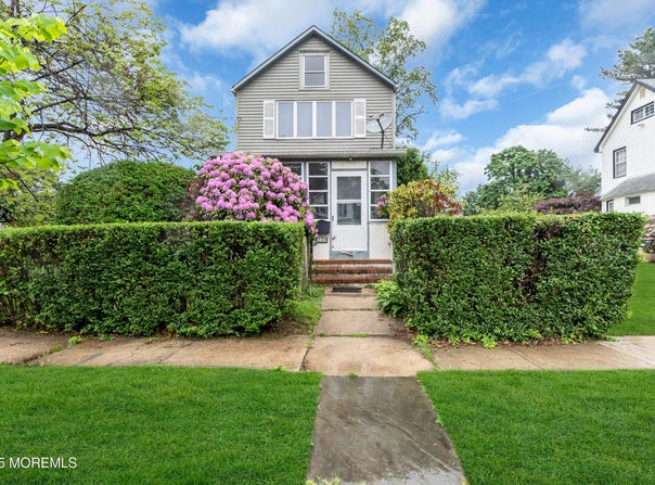 19 Union Avenue, Freehold, NJ 07728