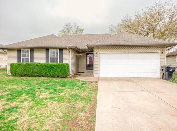 919 S Central Avenue, Marionville, MO 65705