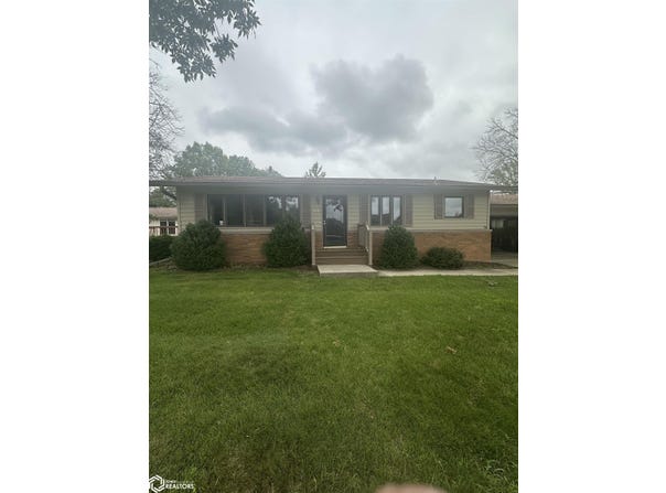 310 Lee Lane, Iowa Falls, IA 50126