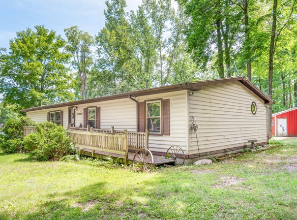 7746 N Manitonka Drive, Weidman, MI 48893