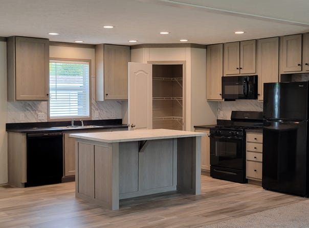 9542 Seaway Dr., Clay Township, MI 48001