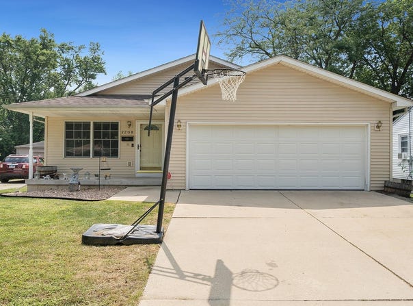 2208 Midway, ROCKFORD, IL 61103