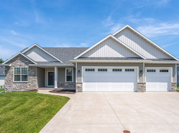 W6776 PRESCOTT Drive, GREENVILLE, WI 54942