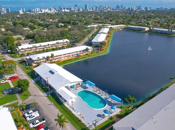 820 SW 11 Street, Hallandale Beach, FL 33009