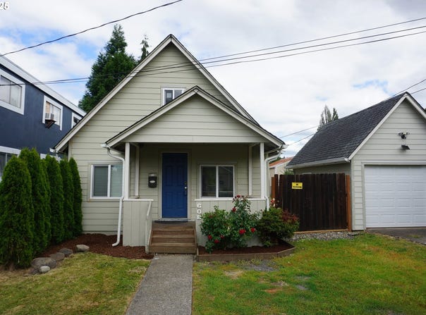 608 S 6TH AVE, Kelso, WA 98626