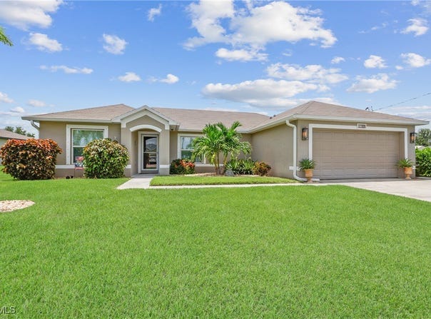 1108 SW 11th Place, Cape Coral, FL 33991