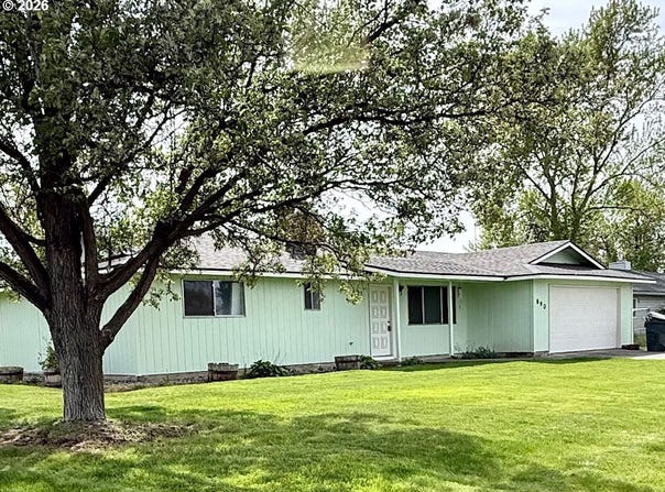 890 E KENNEDY Ave, Hermiston, OR 97838