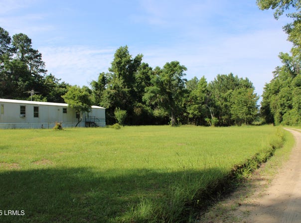 813 Dr Young Road, Hampton, SC 29924