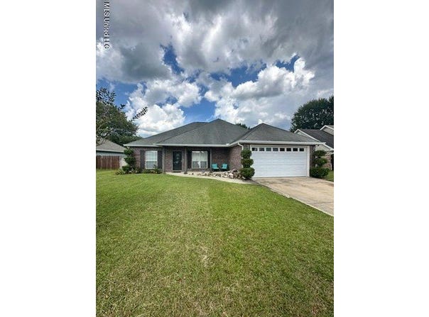 7621 Falcon Circle, Ocean Springs, MS 39564