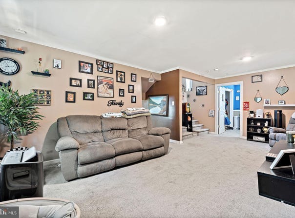 1444 FIFTEENTH AVENUE, WILLIAMSTOWN, NJ 08094