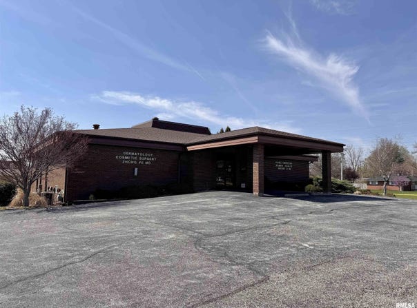 909 E GRANT Street, Macomb, IL 61455
