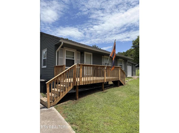 1384 Byrd Circle, Kingston, TN 37763