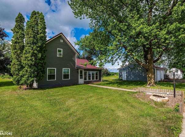 302 E Church Street, Laurel, IA 50141