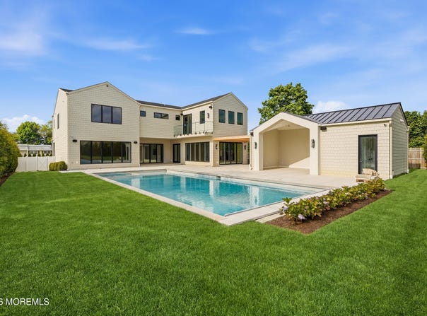 284 Norgrove Place, Long Branch, NJ 07740