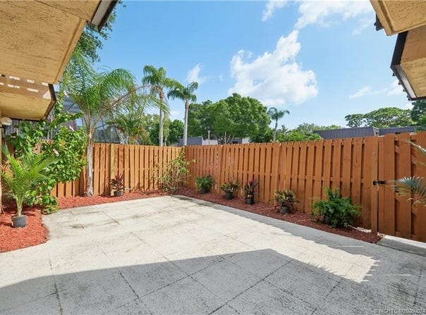 6476 SE Windsong Lane, Stuart, FL 34997