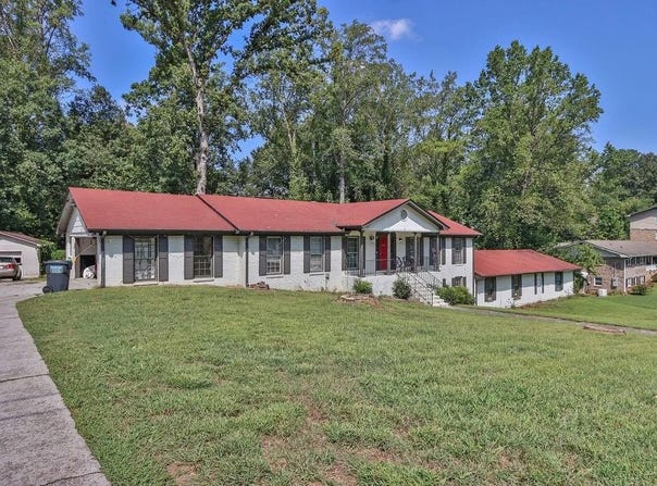 5645 Nottingham Drive NW, Lilburn, GA 30047