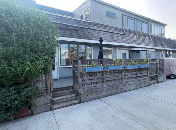 7 Dehnhoff Walk, Ocean Beach, NY 11770