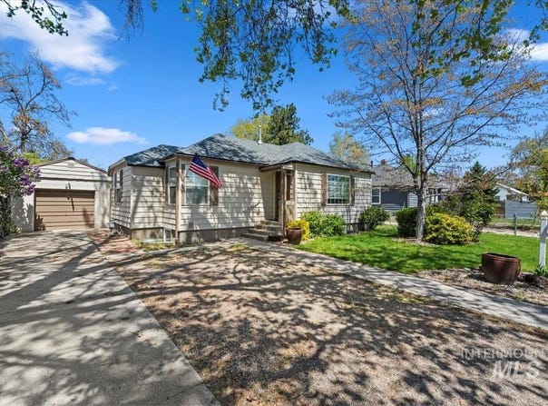 2706 W Ponderosa Rd, Boise, ID 83705